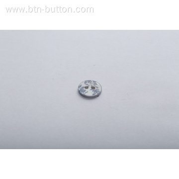 Round four-hole shell button